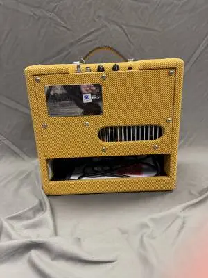 Fender Pro Junior IV 15W 1x10 Tube Combo Amp | Lacquered Tweed 2